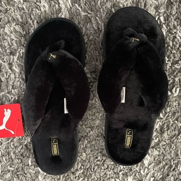 NWT PUMA Fluff Flip Slippers - Picture 4 of 10